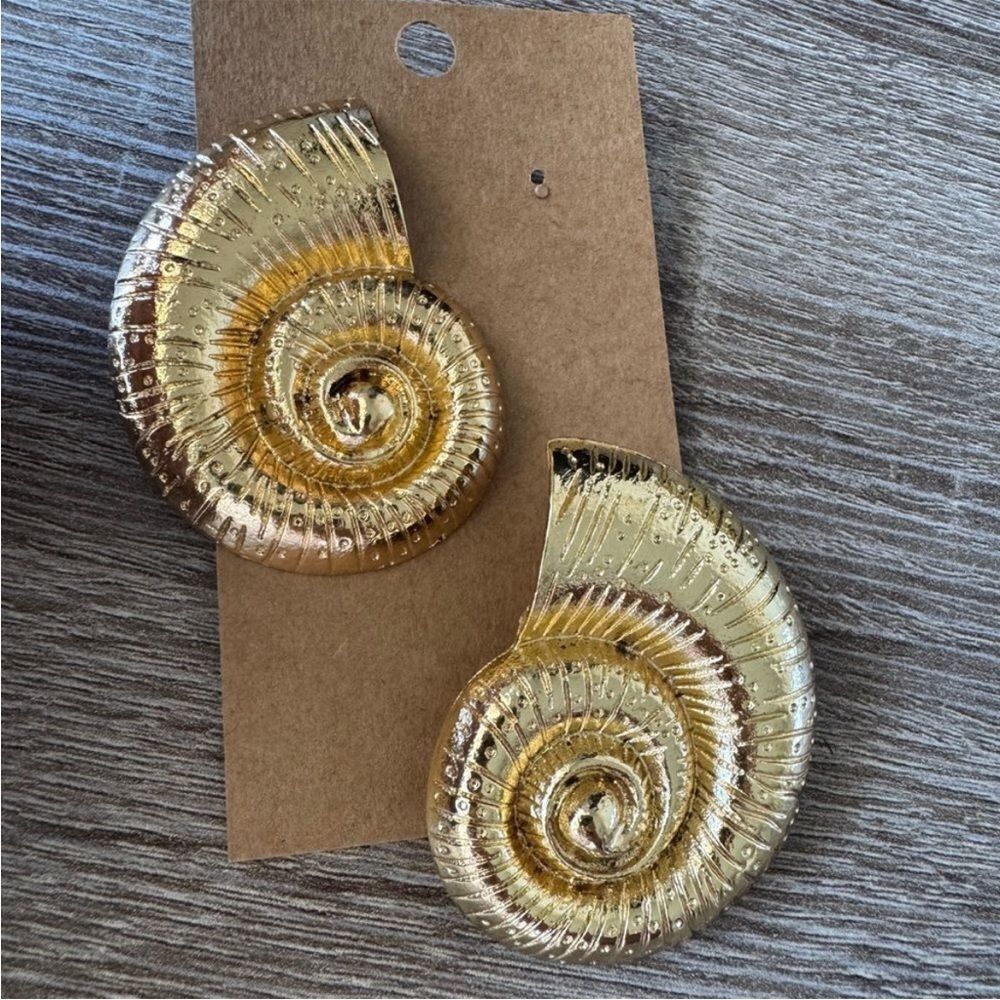 Gold Shell Earrings N1091 - Picture 3 of 3